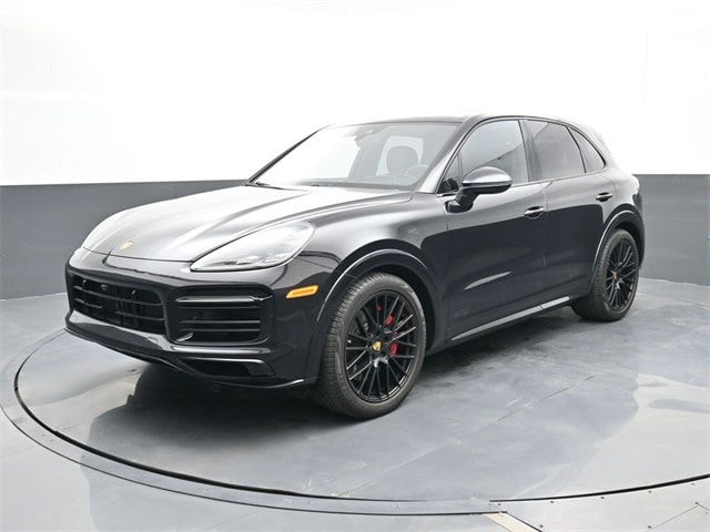 2022 Porsche Cayenne GTS's photo