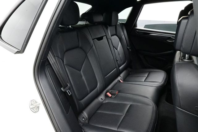 2025 Porsche Macan Base - Photo 17