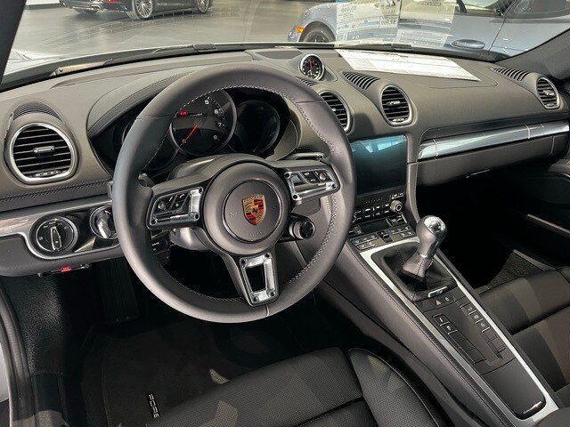 2025 Porsche Cayman Base S photo 4