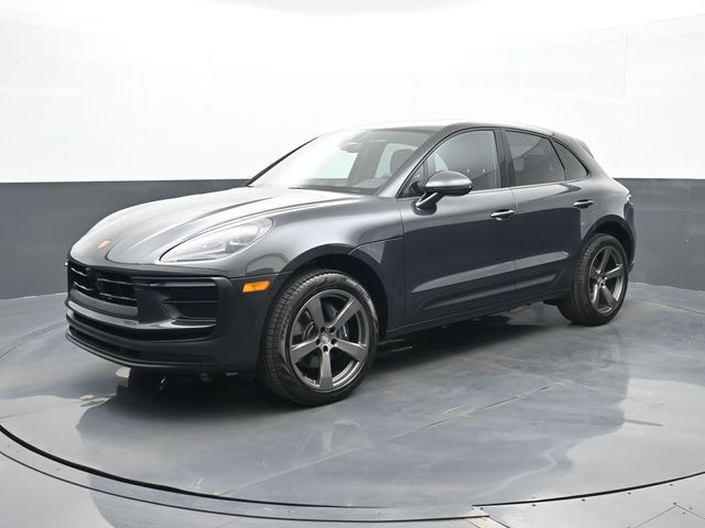 2025 Porsche Macan -'s photo