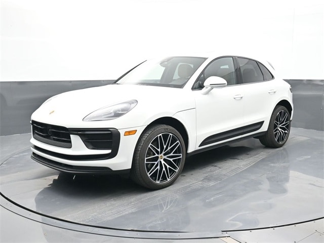 2022 Porsche Macan Base