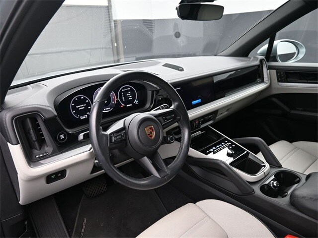 2024 Porsche Cayenne photo 4
