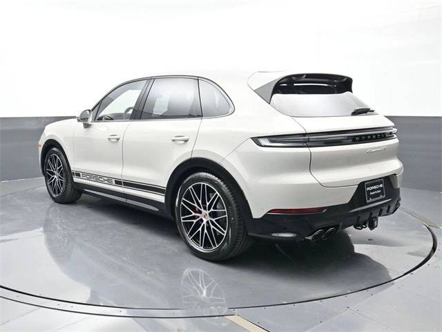 2026 Porsche Cayenne GTS photo 3