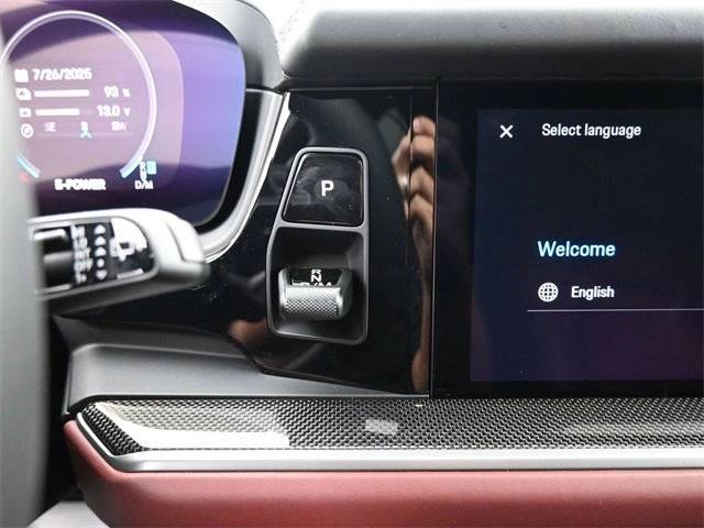 2025 Porsche Cayenne Turbo E-Hybrid - Photo 33