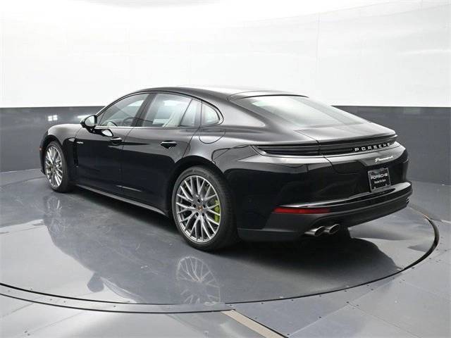 2026 Porsche Panamera E-Hybrid 4 photo 3