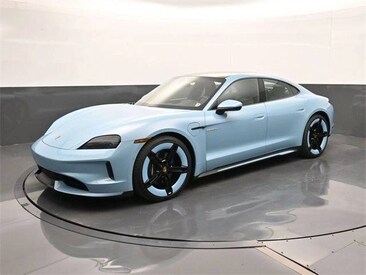 2025 Porsche Taycan 4 Sedan