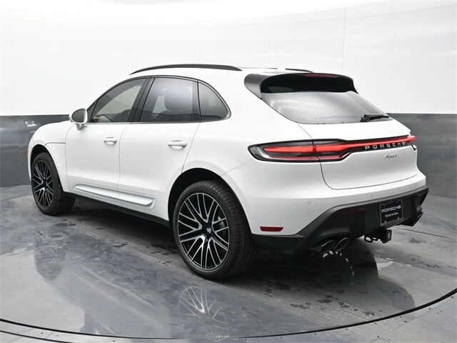 2025 Porsche Macan S photo 3
