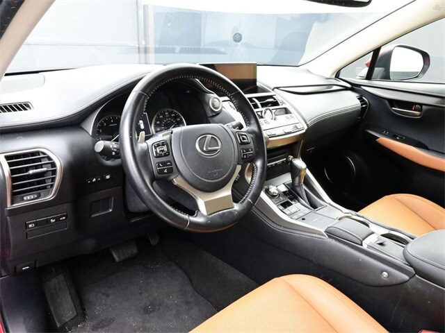 2021 Lexus NX 300 photo 4