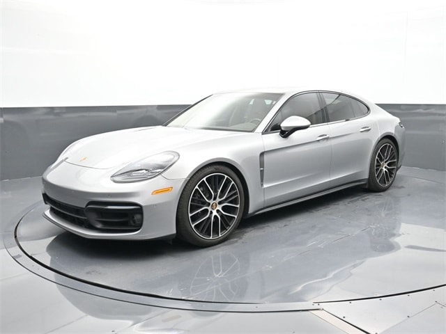 2022 Porsche Panamera Platinum Edition's photo