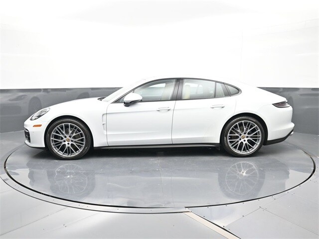 2023 Porsche Panamera 4 Platinum photo 2