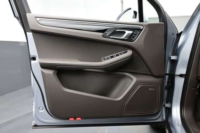 2025 Porsche Macan Base - Photo 7
