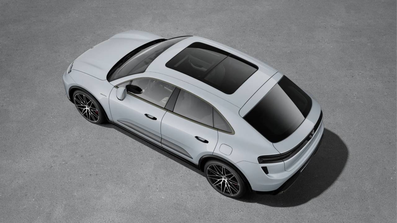 2025 Porsche Macan Electric Turbo photo 4