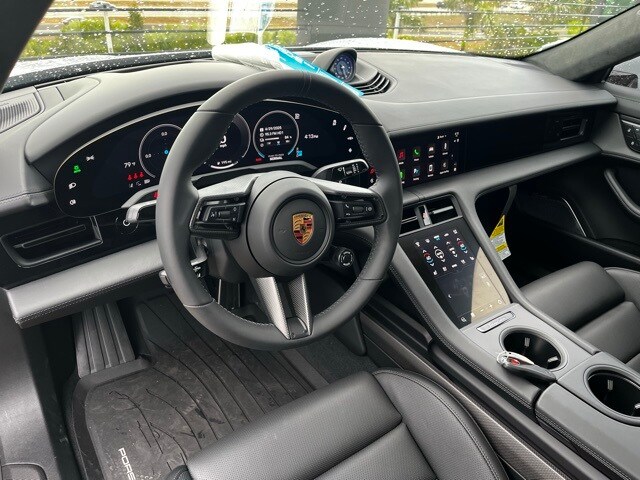 2025 Porsche Taycan GTS photo 4