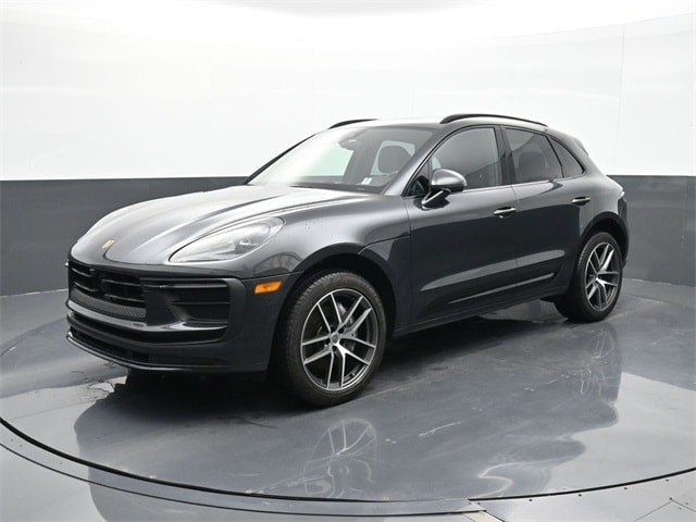 2025 Porsche Macan T's photo