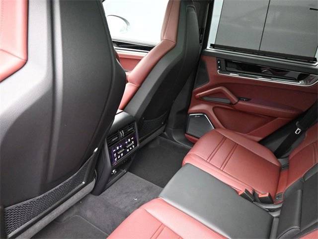 2025 Porsche Cayenne Turbo E-Hybrid - Photo 25