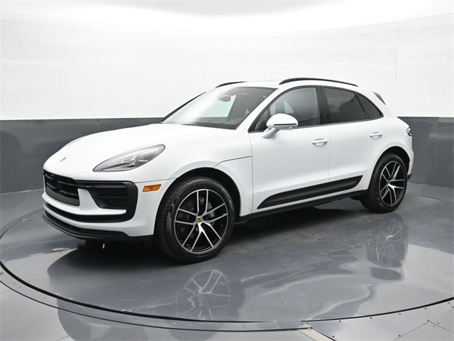 2025 Porsche Macan T