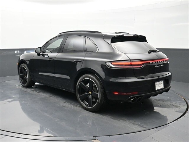 2021 Porsche Macan Turbo photo 3