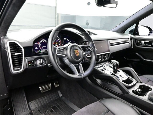 2021 Porsche Cayenne GTS photo 4