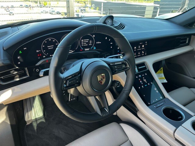 2025 Porsche Taycan 4S photo 4