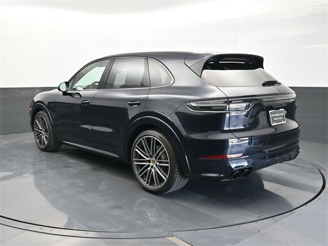 2021 Porsche Cayenne GTS photo 3