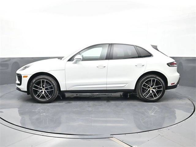 2026 Porsche Macan T photo 2