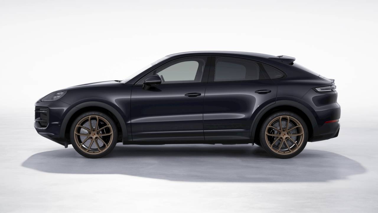2026 Porsche Cayenne GTS Coupe photo 2