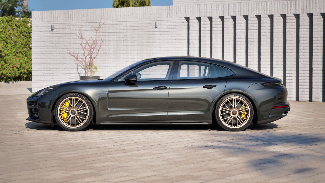 New 2027 Porsche Panamera GTS GTS Sedan