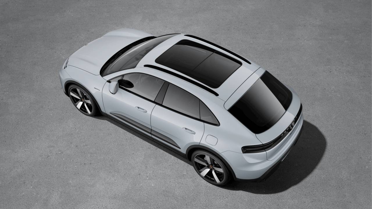 2026 Porsche Macan Electric photo 3