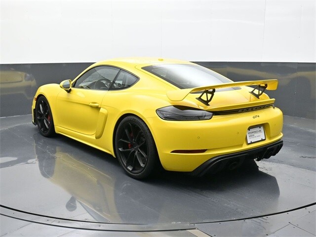 2022 Porsche Cayman GT4 photo 3