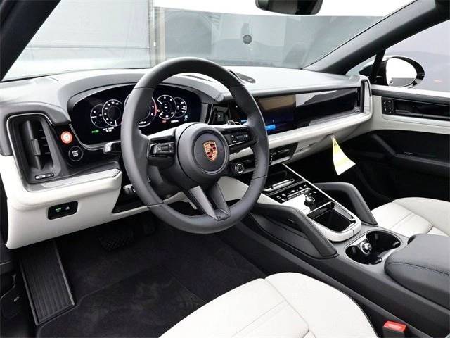 2026 Porsche Cayenne Coupe photo 4