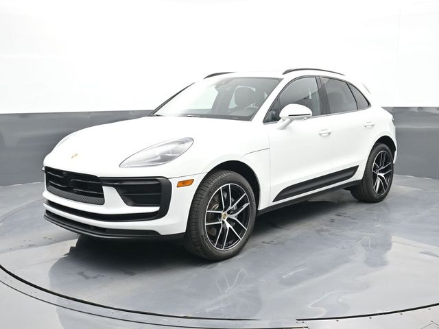 2025 Porsche Macan T