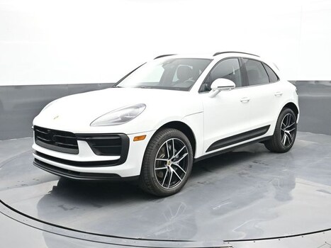 2025 Porsche Macan SUV