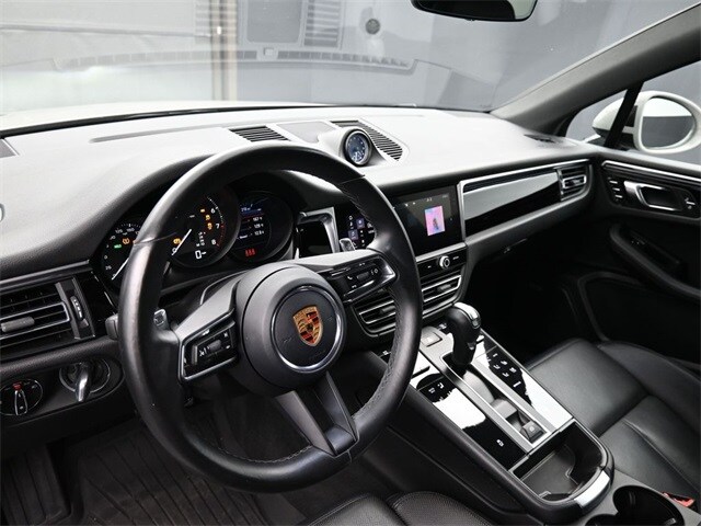 2022 Porsche Macan photo 4