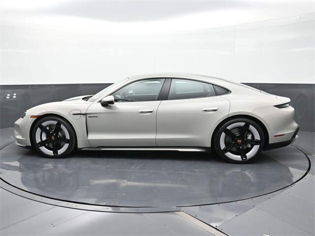 2025 Porsche Taycan 4S photo 2