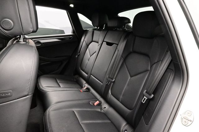2025 Porsche Macan Base - Photo 14