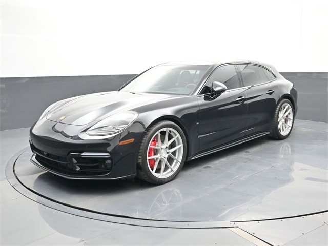 2022 Porsche Panamera GTS's photo