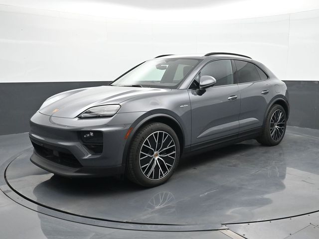 2025 Porsche Macan Macan Electric's photo