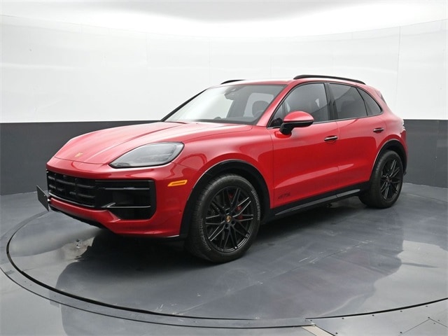 2025 Porsche Cayenne GTS's photo