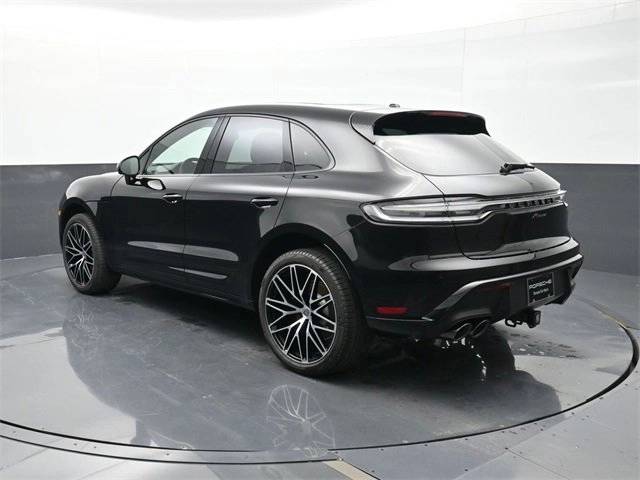 2026 Porsche Macan T photo 3