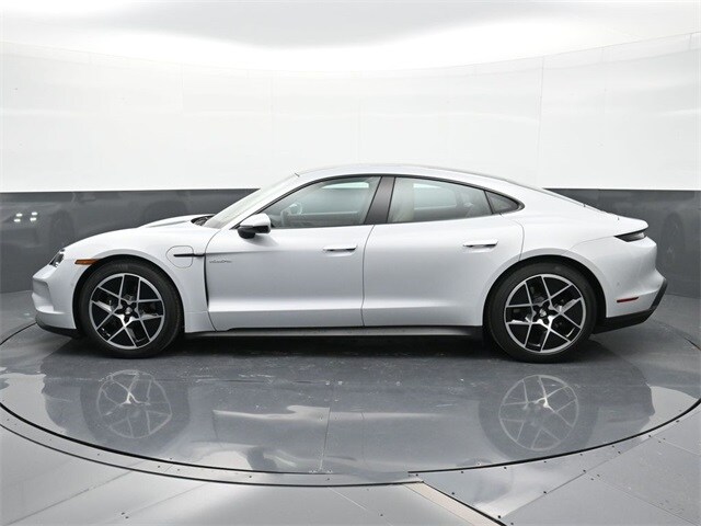 2025 Porsche Taycan 4S photo 2