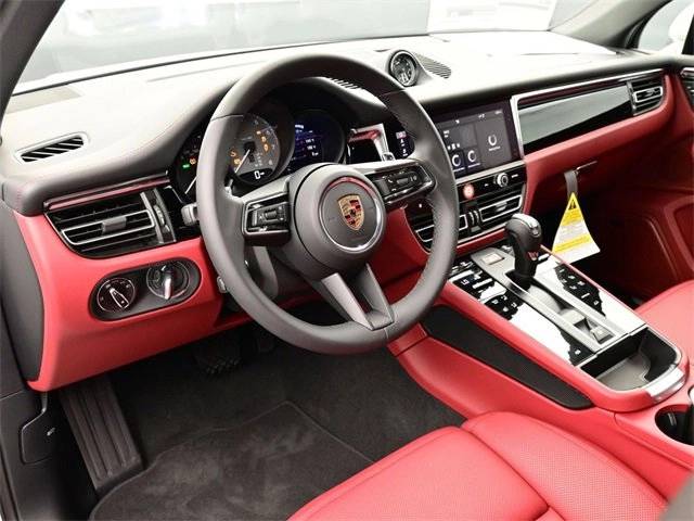 2026 Porsche Macan S photo 4