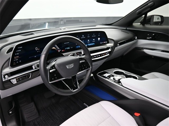 2025 Cadillac Lyriq Luxury photo 4