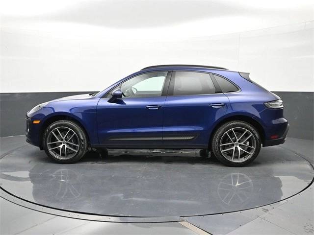 2026 Porsche Macan T photo 2
