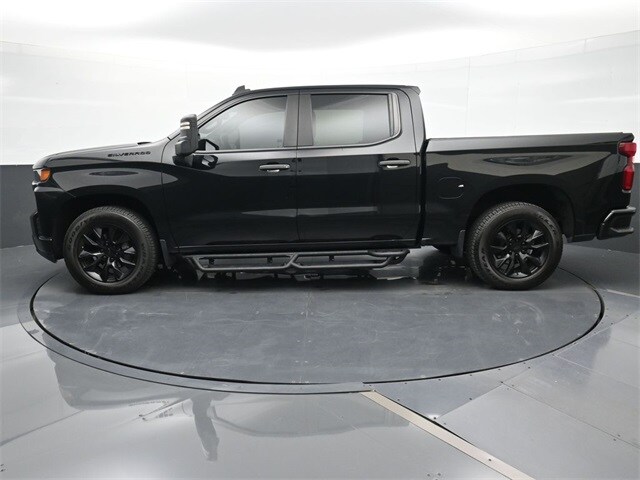 2021 Chevrolet Silverado 1500 Custom photo 2