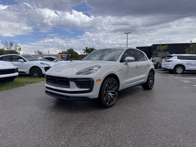 2024 Porsche Macan's photo