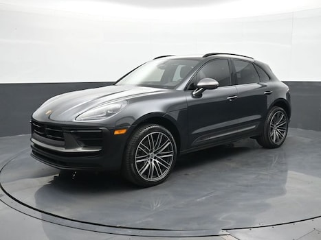 2025 Porsche Macan T SUV