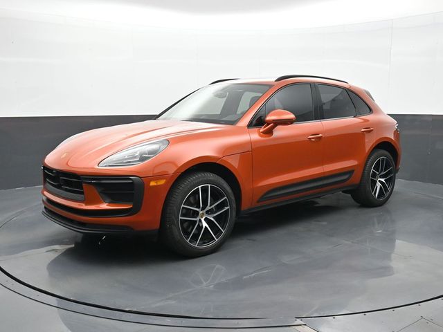 2025 Porsche Macan's photo