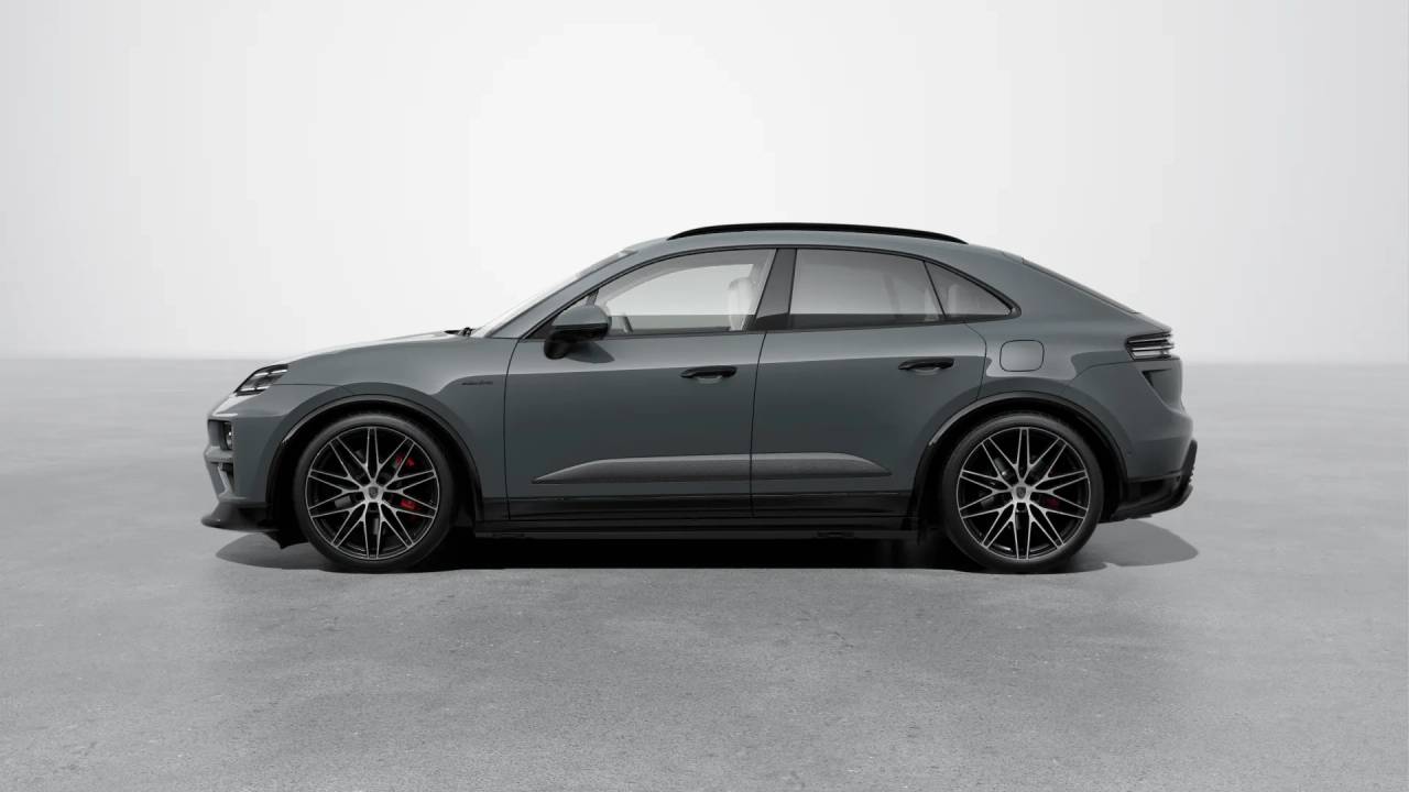 2025 Porsche Macan Electric Turbo photo 2