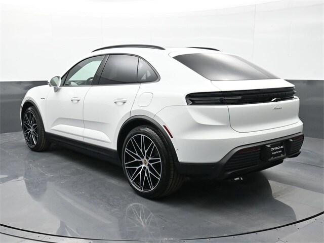 2025 Porsche Macan Electric photo 3