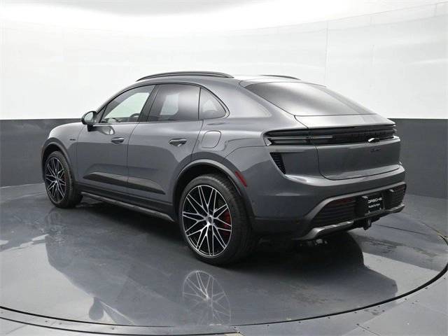 2025 Porsche Macan Electric Turbo photo 3